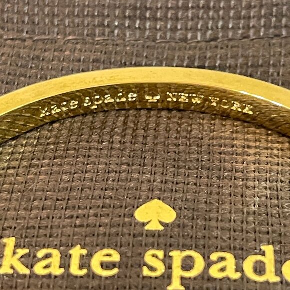 New Kate Spade Bracelet Bangle Coral Enamel Gold Spade with Pouch - Picture 9 of 9